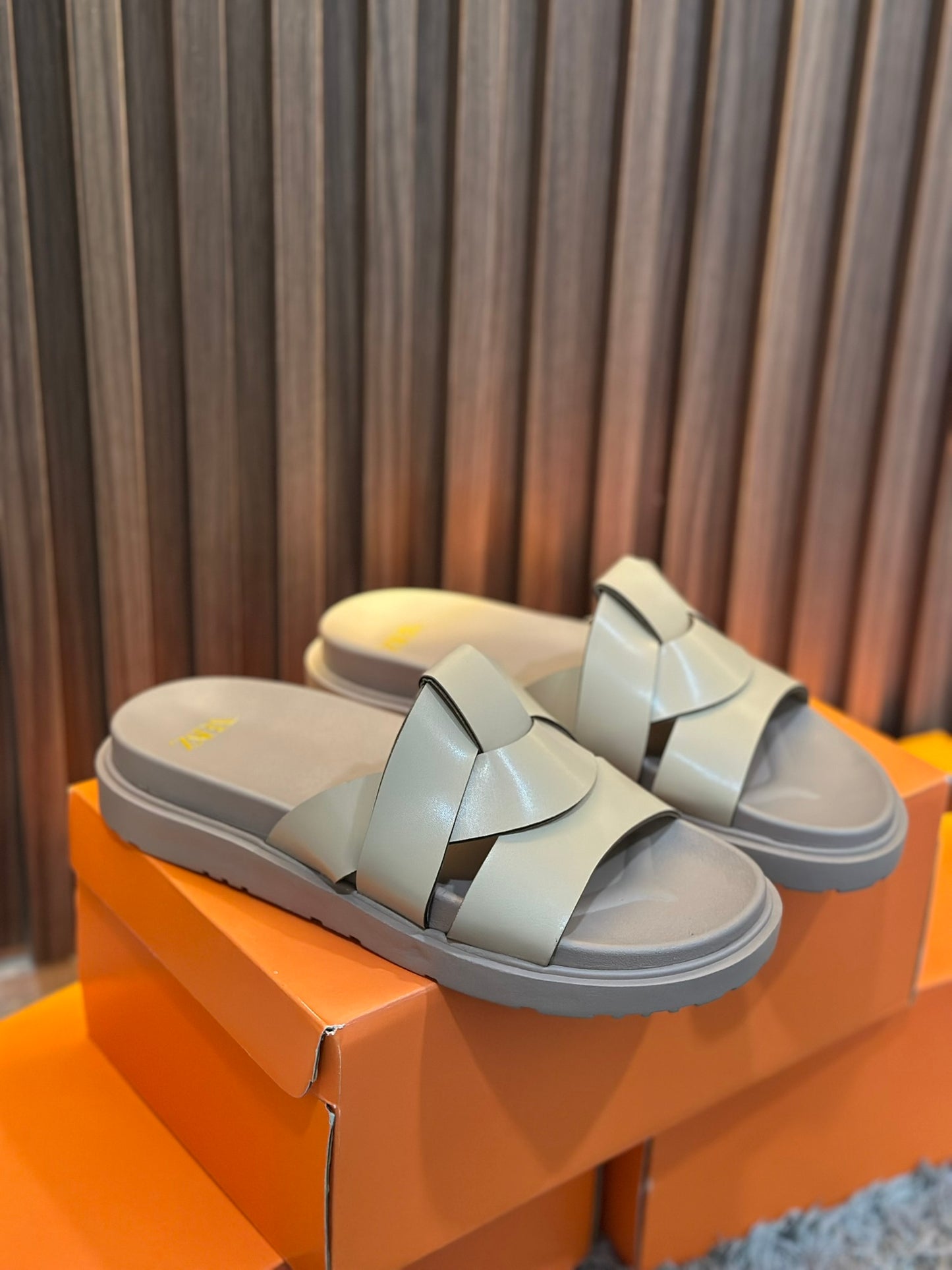 Sandales plates tressées – Style chic & confort absolu