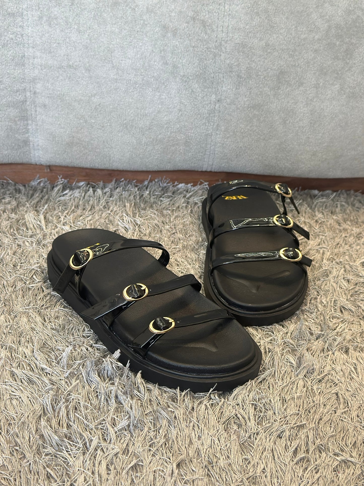 Sandales Tendances – Légèreté & Élégance Estivale