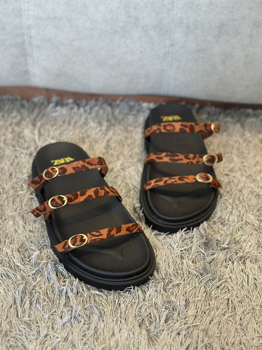 Sandales Tendances – Légèreté & Élégance Estivale