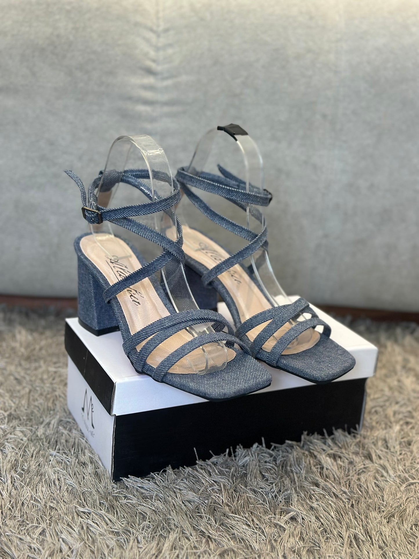 Sandales à Talon Carré – Style & Confort